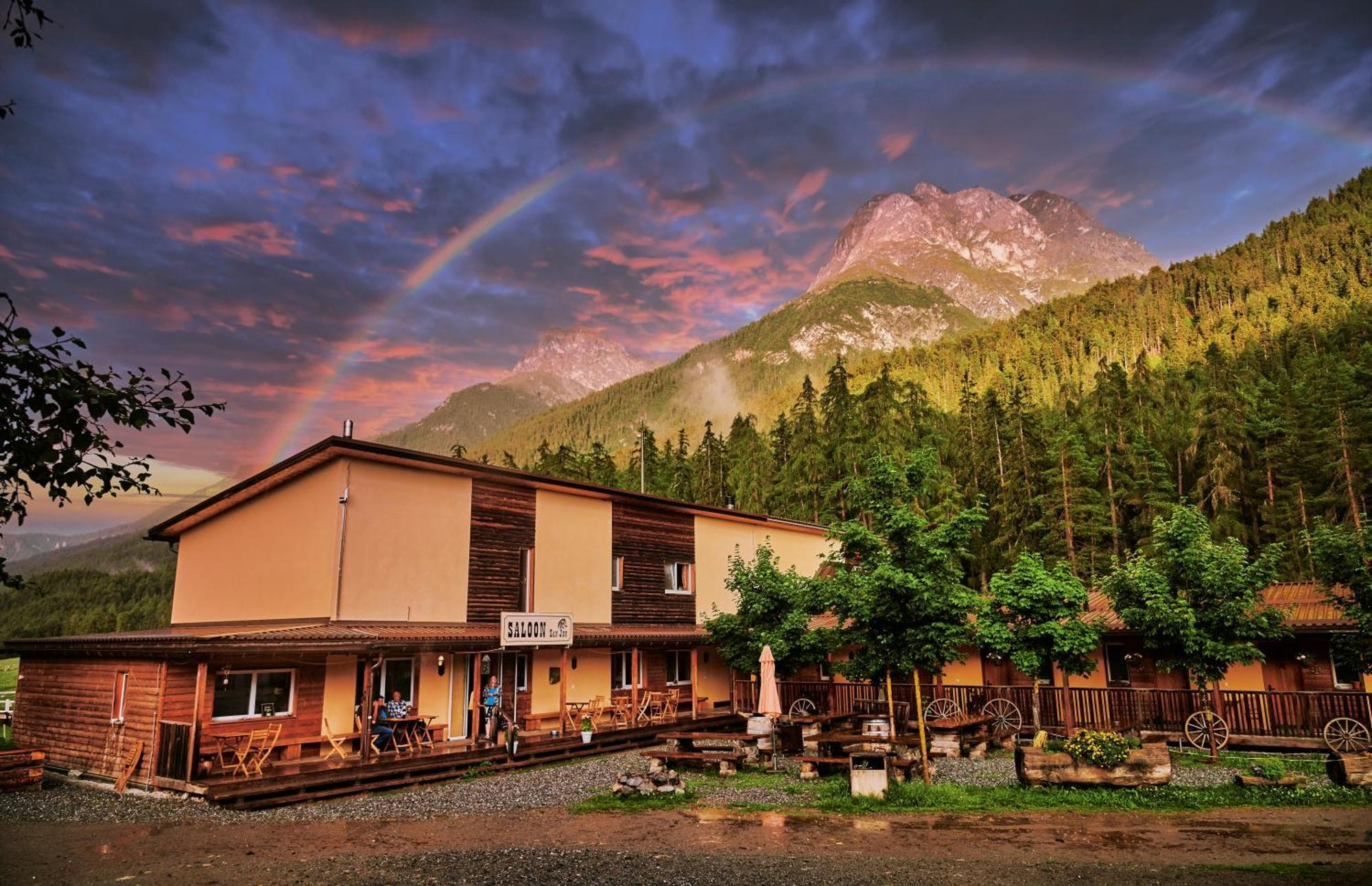 Hotel Reitstall Und Saloon San Jon Scuol Esterno foto