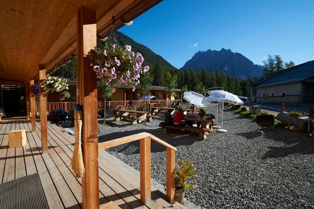 Hotel Reitstall Und Saloon San Jon Scuol Esterno foto