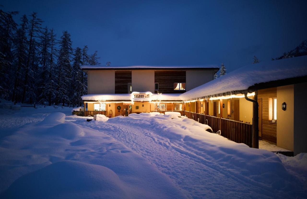 Hotel Reitstall Und Saloon San Jon Scuol Esterno foto