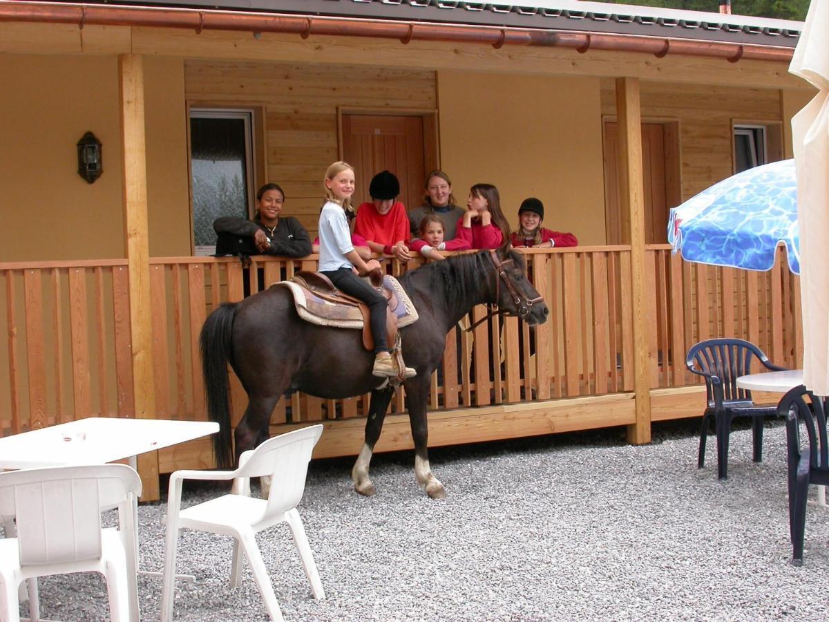 Hotel Reitstall Und Saloon San Jon Scuol Esterno foto